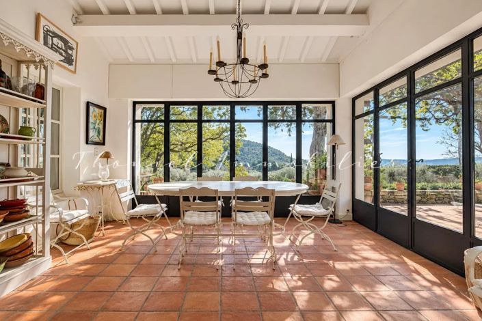 Image No.6-6 Bed House for sale