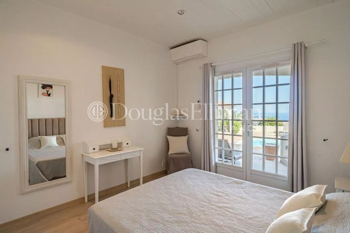 Image No.7-4 Bed House for sale