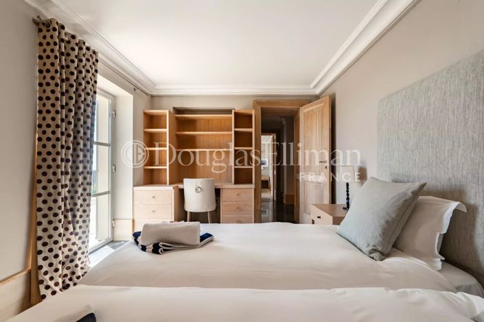 Image No.16-5 Bed Apartment for sale