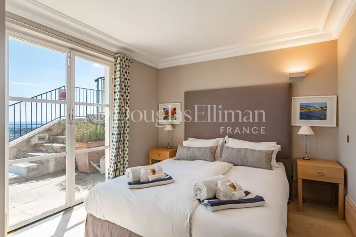 Image No.17-5 Bed Apartment for sale