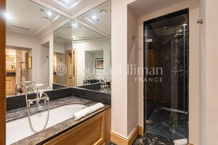 Image No.18-5 Bed Apartment for sale