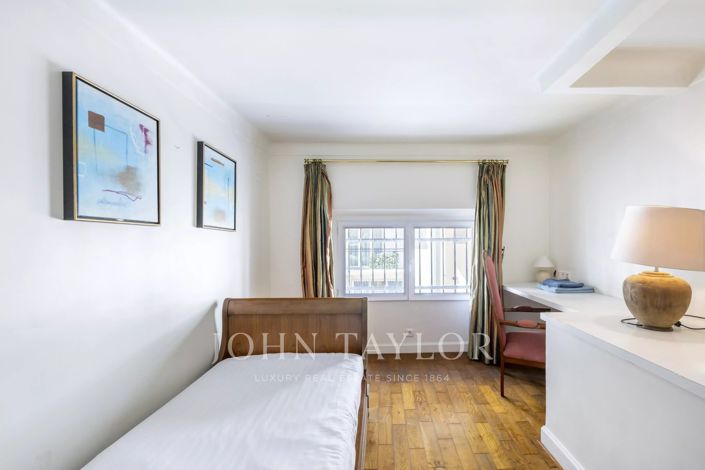 Image No.19-5 Bed Apartment for sale