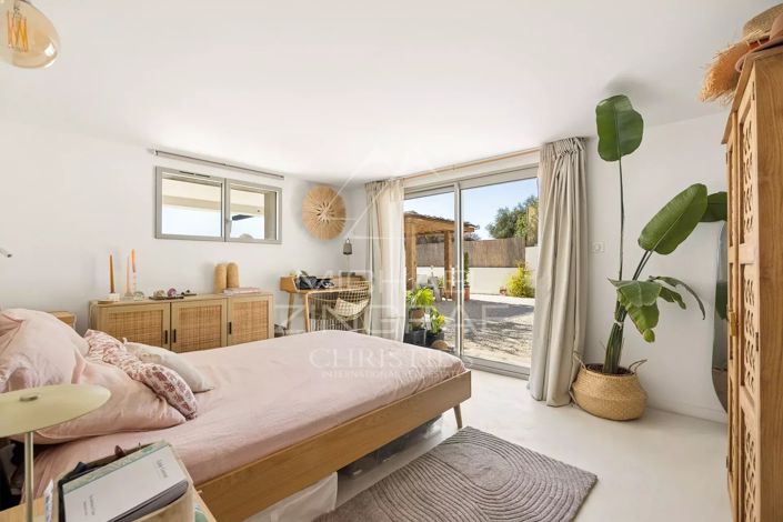 Image No.15-5 Bed House for sale