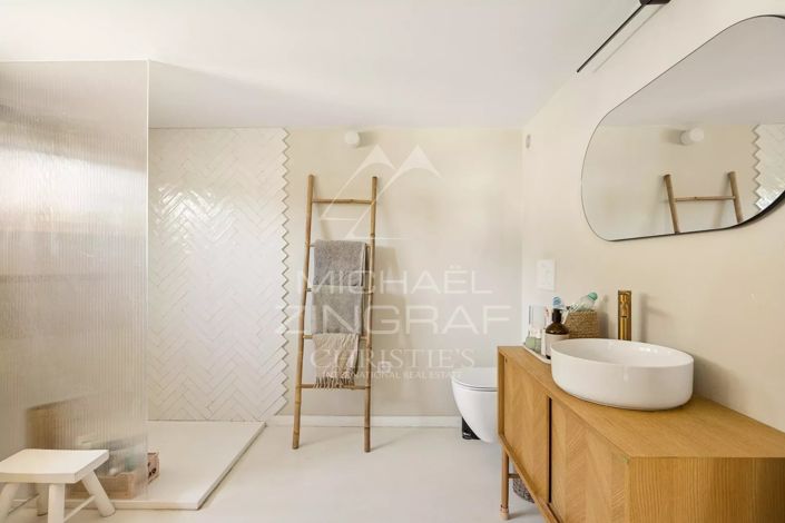 Image No.16-5 Bed House for sale