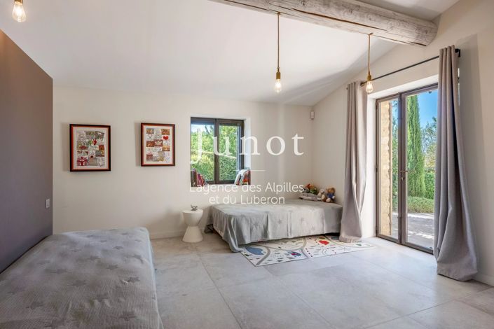 Image No.20-5 Bed House for sale