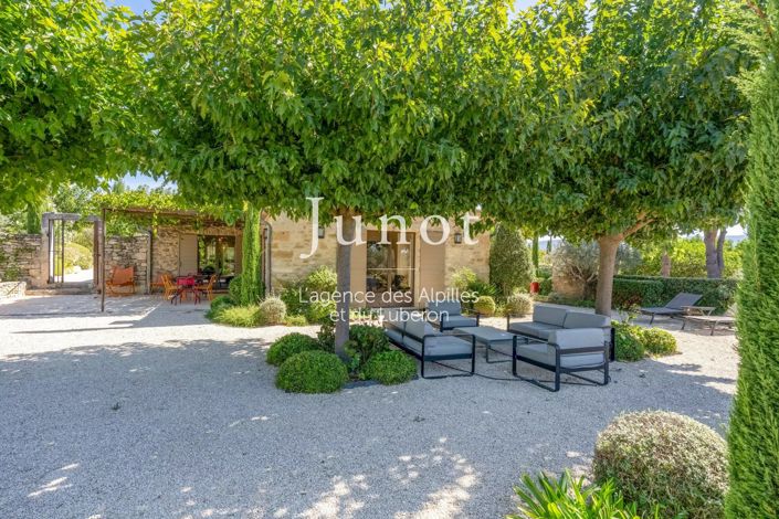 Image No.6-5 Bed House for sale