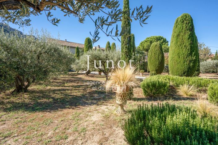 Image No.20-4 Bed House for sale