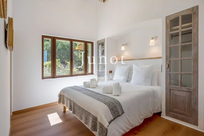 Image No.18-5 Bed House for sale
