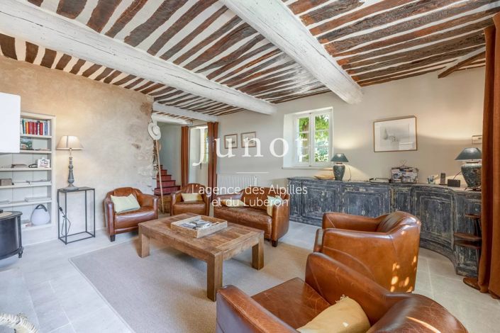 Image No.17-6 Bed House for sale