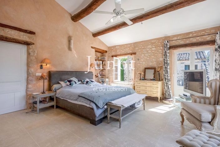 Image No.18-6 Bed House for sale