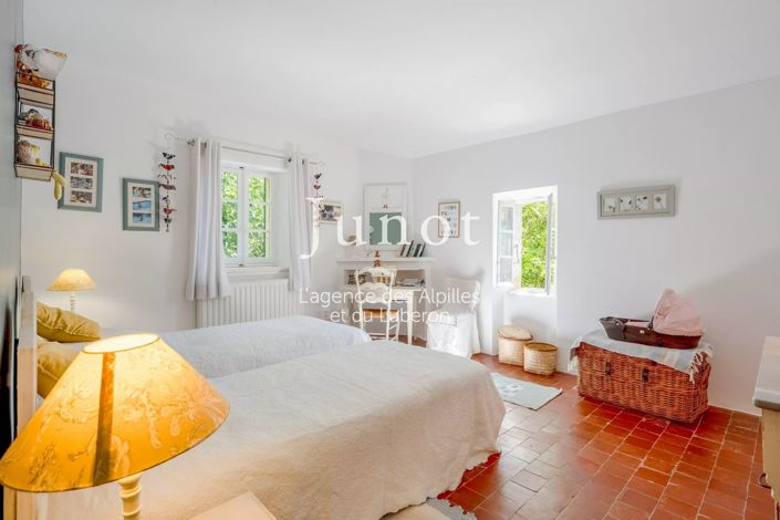 Image No.21-6 Bed House for sale