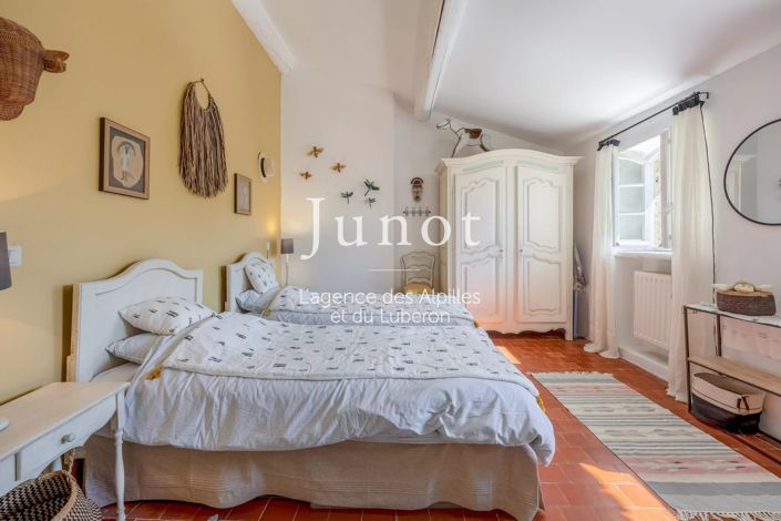 Image No.22-6 Bed House for sale