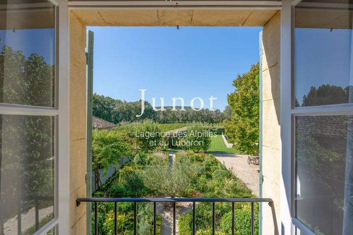 Image No.24-6 Bed House for sale