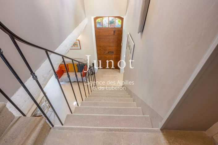 Image No.25-6 Bed House for sale