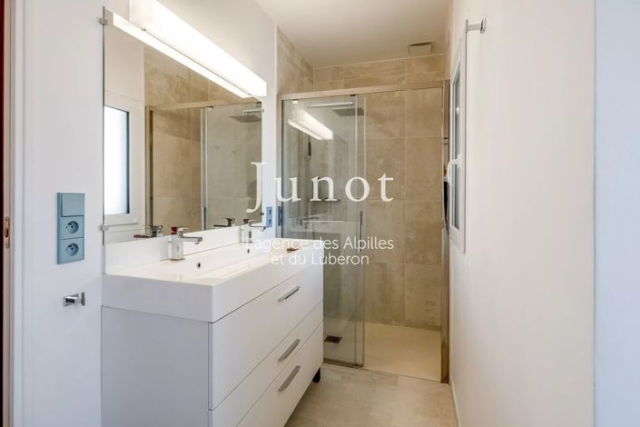 Image No.11-3 Bed House for sale