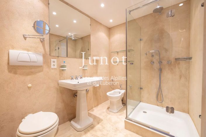 Image No.21-7 Bed House for sale