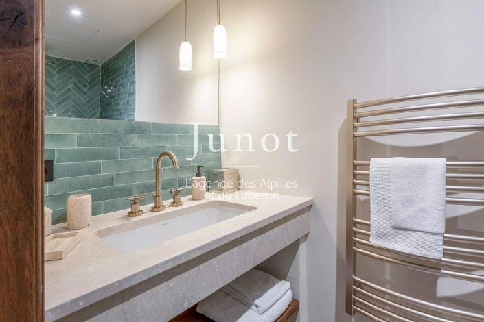Image No.20-7 Bed House for sale