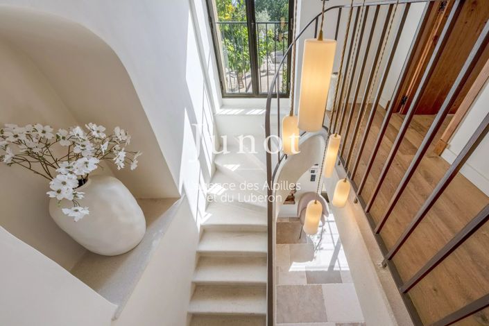 Image No.27-7 Bed House for sale