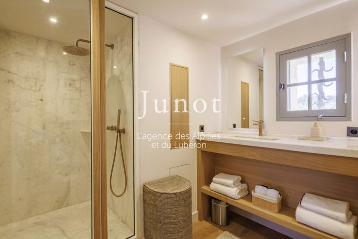 Image No.33-7 Bed House for sale