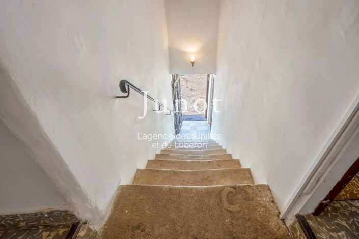 Image No.18-3 Bed House for sale