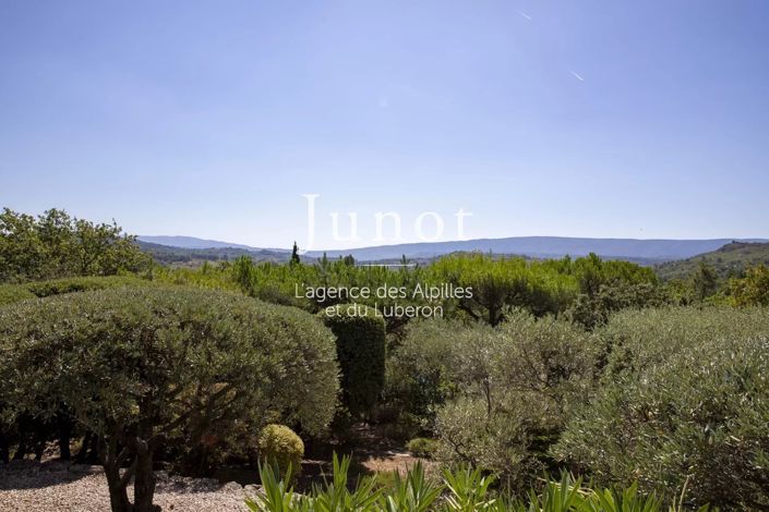 Image No.18-5 Bed House for sale