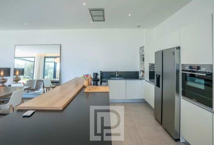 Image No.10-5 Bed House for sale