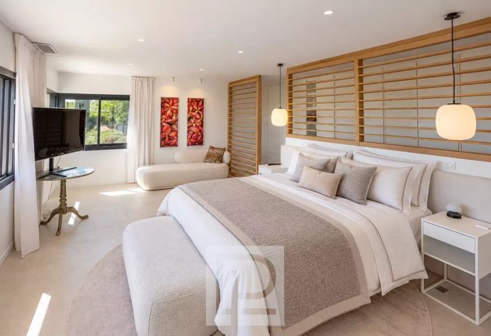 Image No.11-5 Bed House for sale