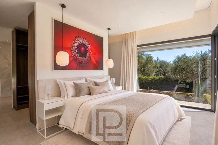 Image No.15-5 Bed House for sale