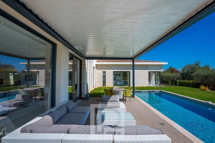 Image No.2-5 Bed House for sale