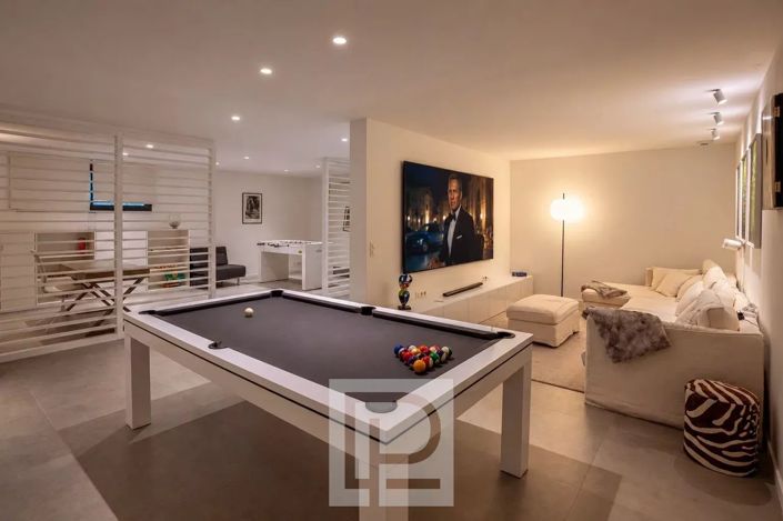 Image No.20-5 Bed House for sale