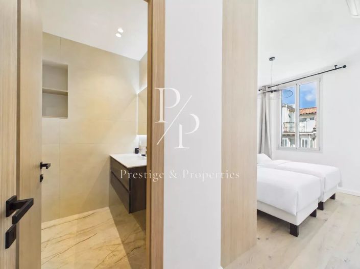 Image No.21-3 Bed Apartment for sale