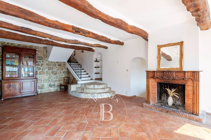 Image No.15-8 Bed House for sale