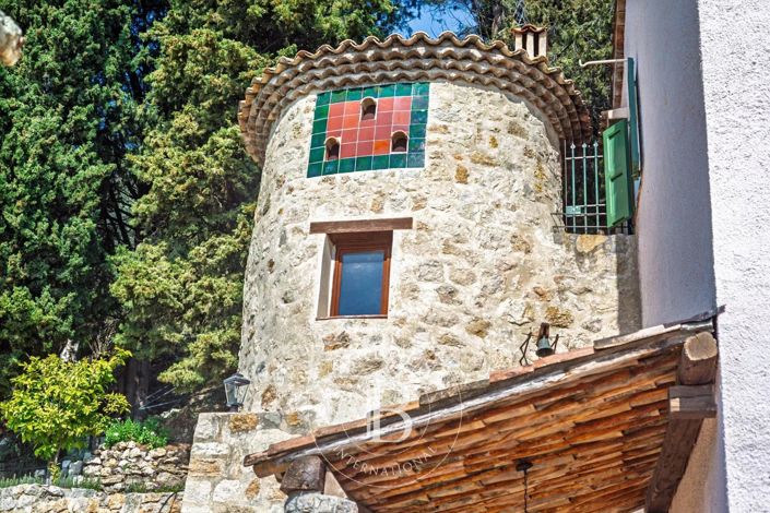 Image No.20-8 Bed House for sale