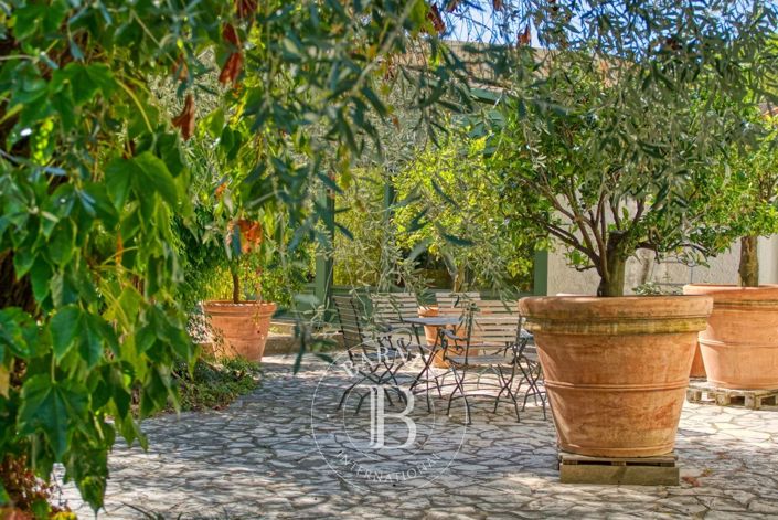 Image No.20-10 Bed House for sale