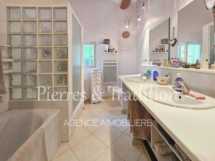 Image No.7-5 Bed House for sale