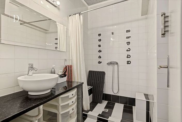 Image No.30-6 Bed House for sale