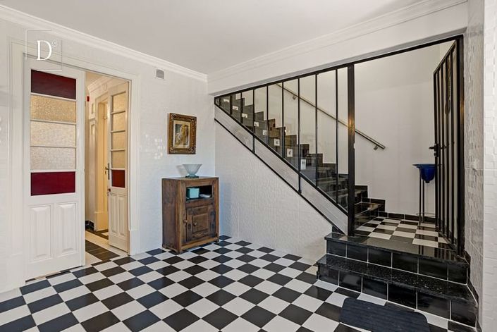 Image No.31-6 Bed House for sale