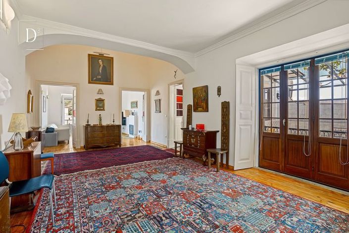 Image No.4-6 Bed House for sale