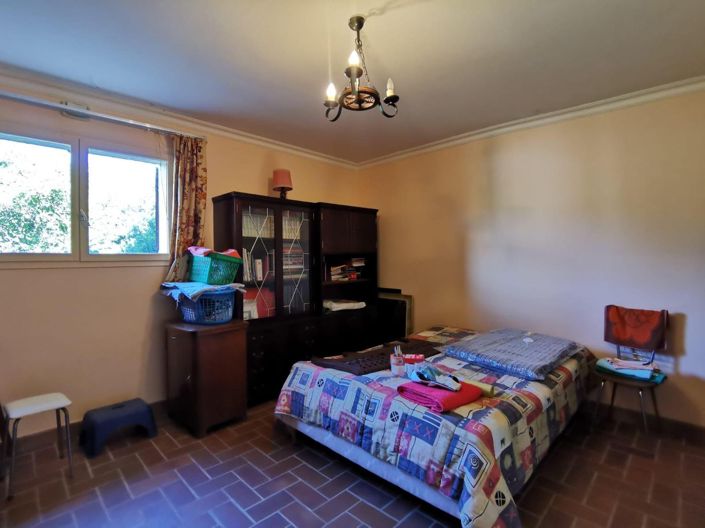 Image No.17-5 Bed House for sale