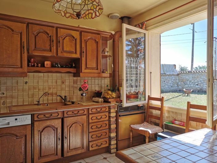Image No.8-5 Bed House for sale