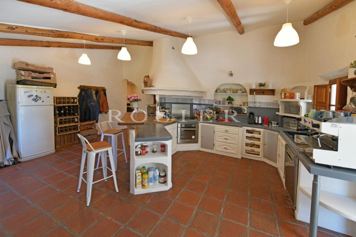 Image No.5-15 Bed House for sale