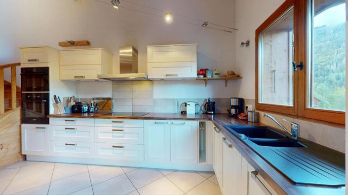 Image No.9-4 Bed Property for sale