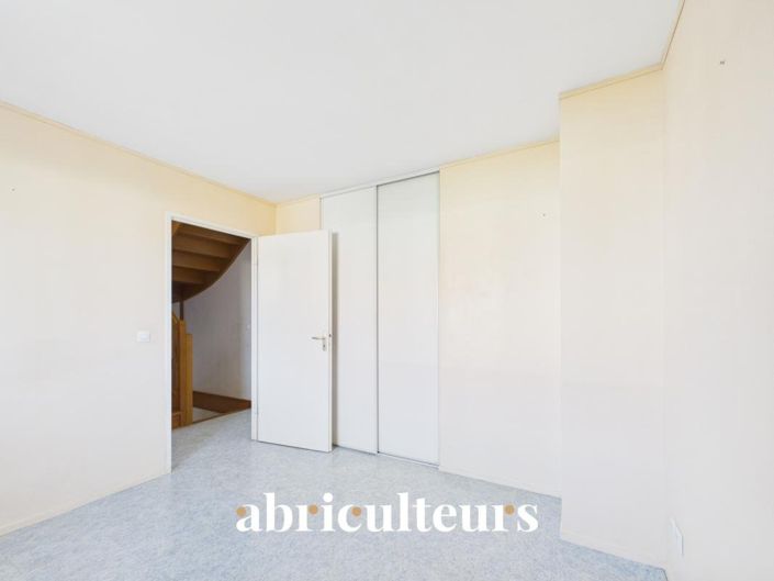 Image No.18-4 Bed House for sale