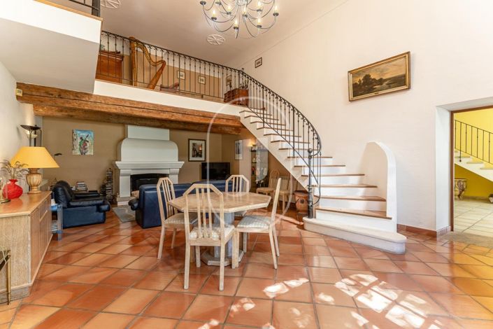 Image No.4-6 Bed House for sale