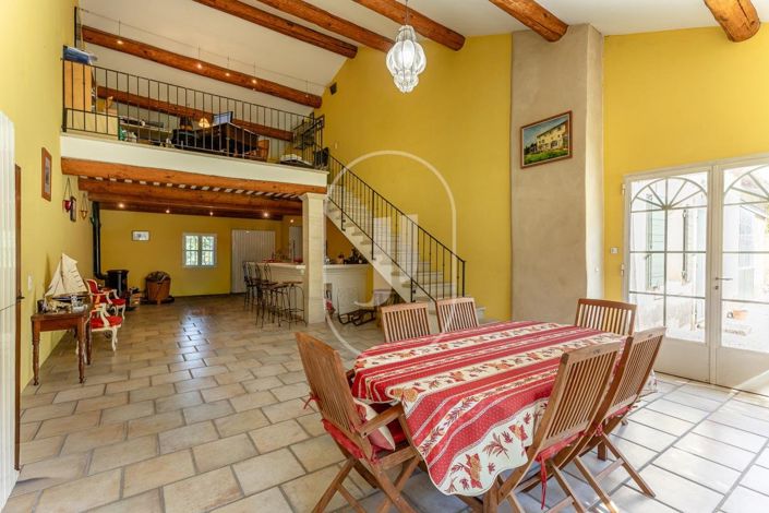 Image No.6-6 Bed House for sale