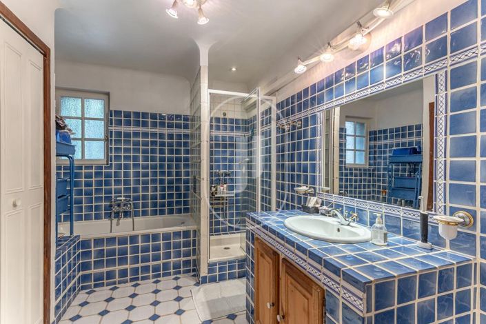 Image No.9-6 Bed House for sale