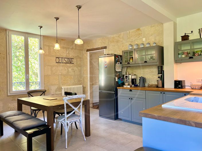 Image No.8-7 Bed House for sale