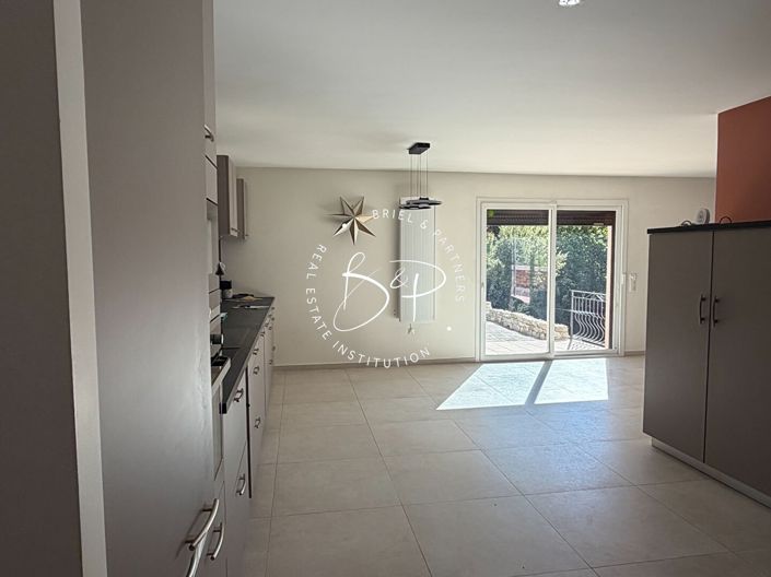 Image No.9-5 Bed House for sale