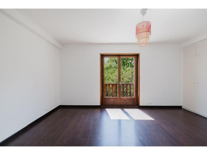 Image No.11-5 Bed House for sale