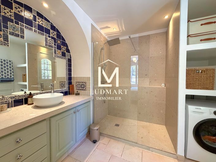 Image No.25-4 Bed House for sale